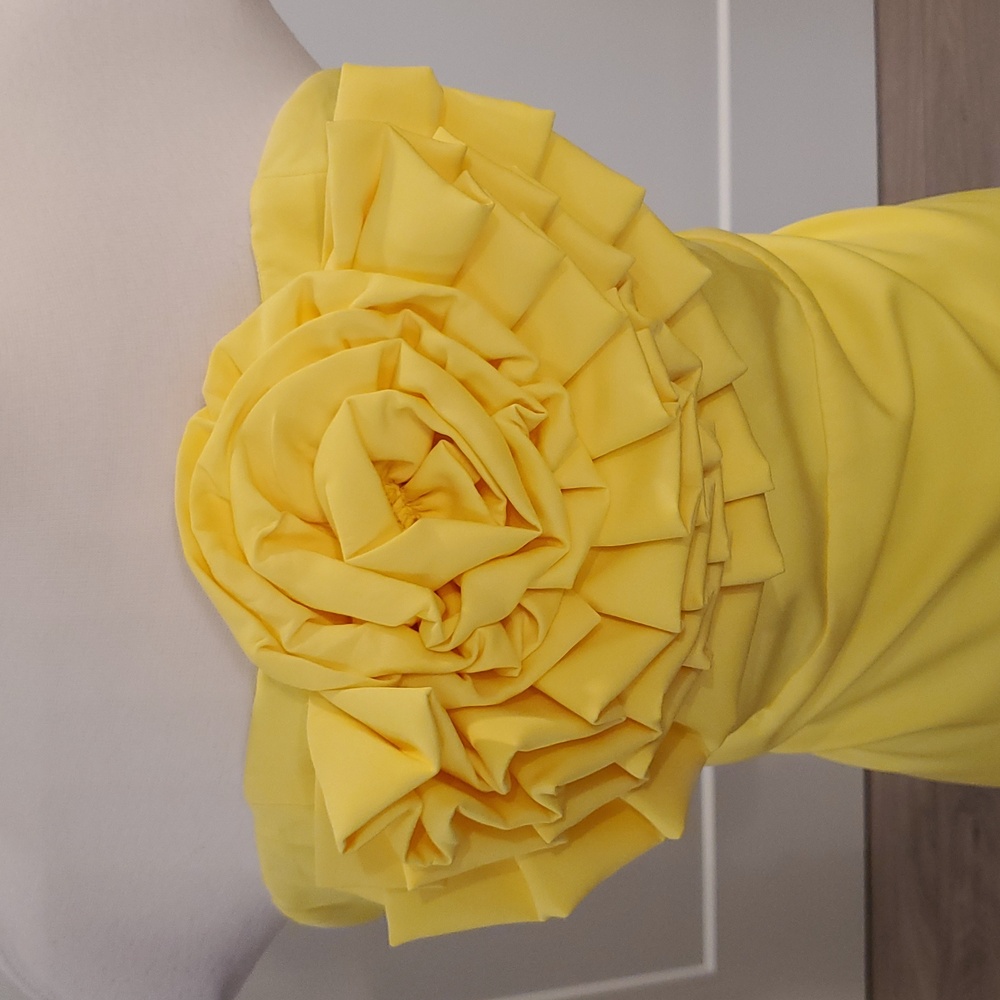 DO+BE Vibrant Yellow Strapless Dress With A Flower Accent Size L new with tags - Picture 4 of 9